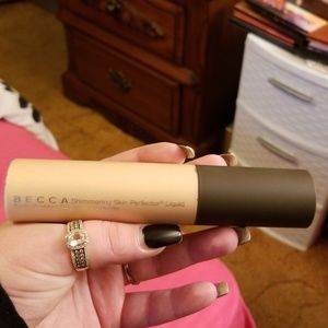 Becca Liquid Highlight in Prosecco Pop 1.7fl oz